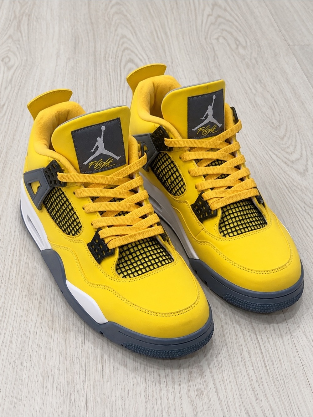 Jordan Retro “Lighting” 2021 Size 10
